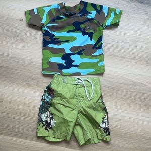 Boys Old Navy 12-18 months swim set rash guard shirt & shorts Green Camo flower